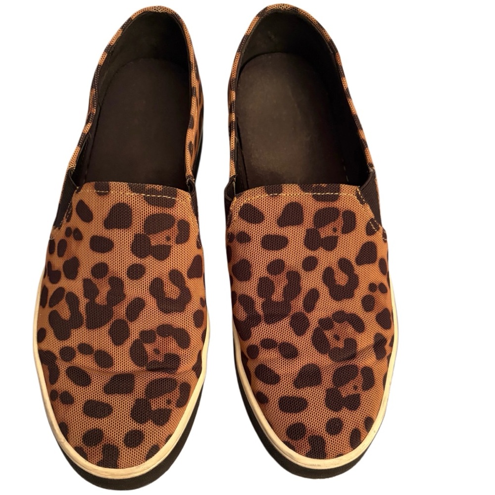 Gently Worn! Mix No. 6 Leopard Print Slip-On Sneaker size 8.5